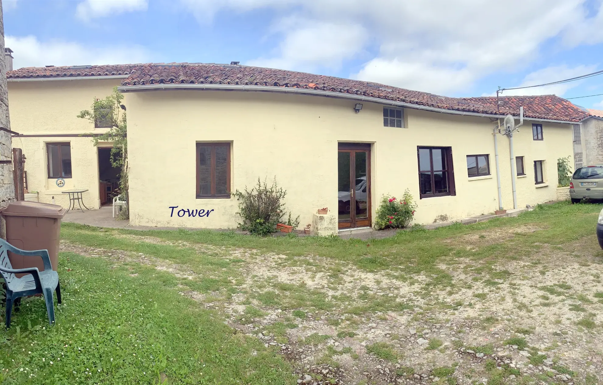 Achat maison à Fontaine-Chalendray avec dépendances et grand terrain - 200 m²