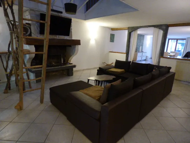 Maison de village rénovée avec jardin et prestations modernes à Trondes 