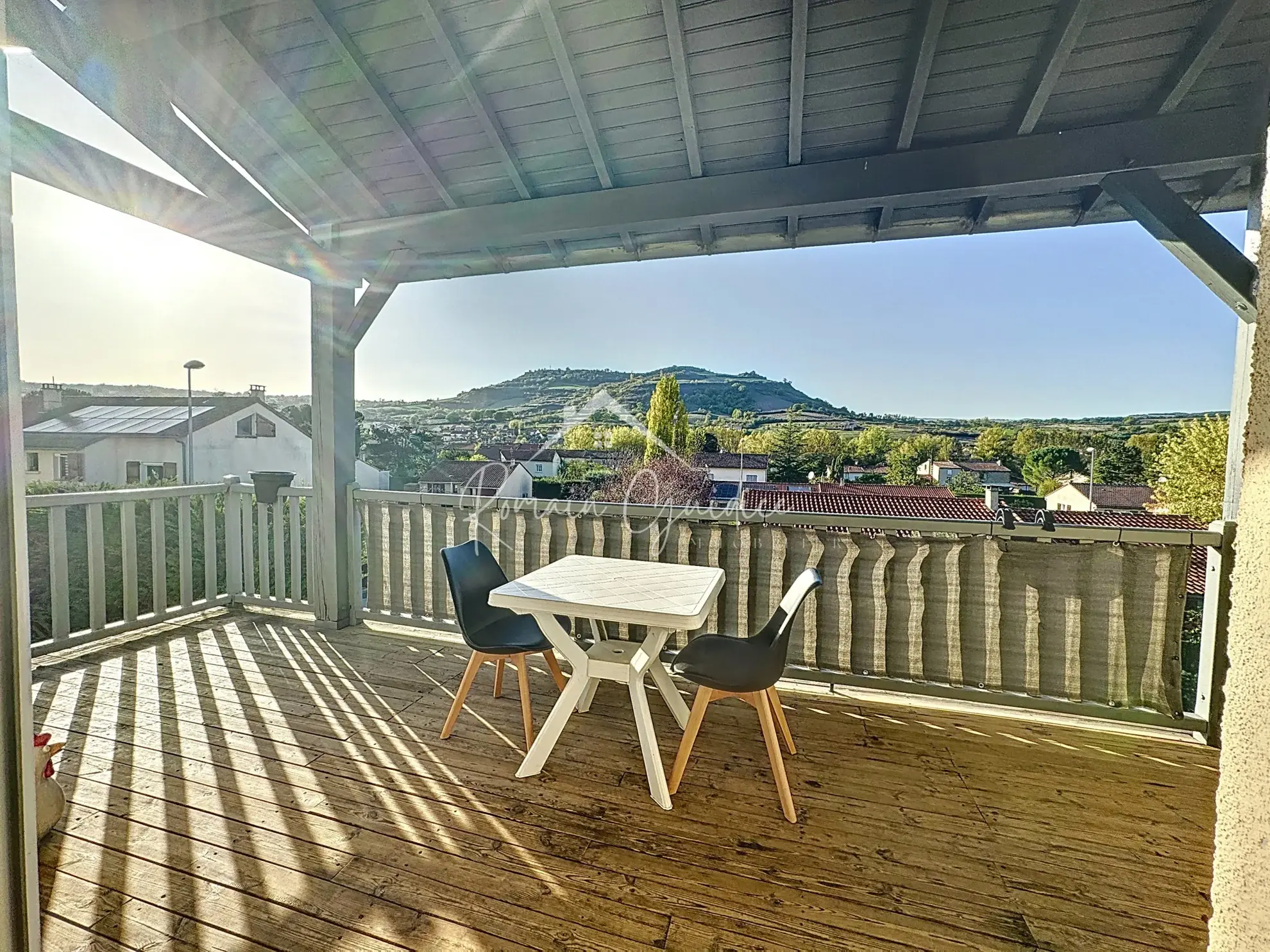 Maison ancienne avec potentiel locatif à Saint-Georges-de-Luzençon 