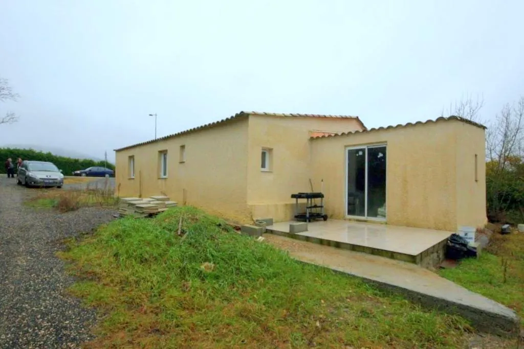 À vendre maison avec terrain constructible à Rivieres dans les Cévennes