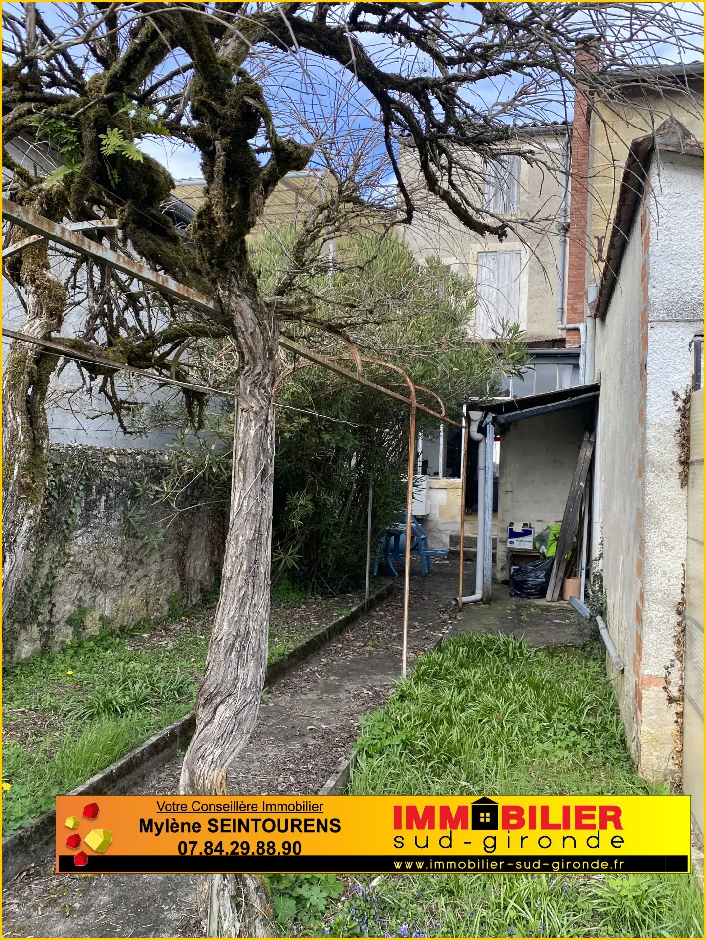 Immeuble à vendre en centre-ville de Langon avec local commercial et potentiel de rénovation