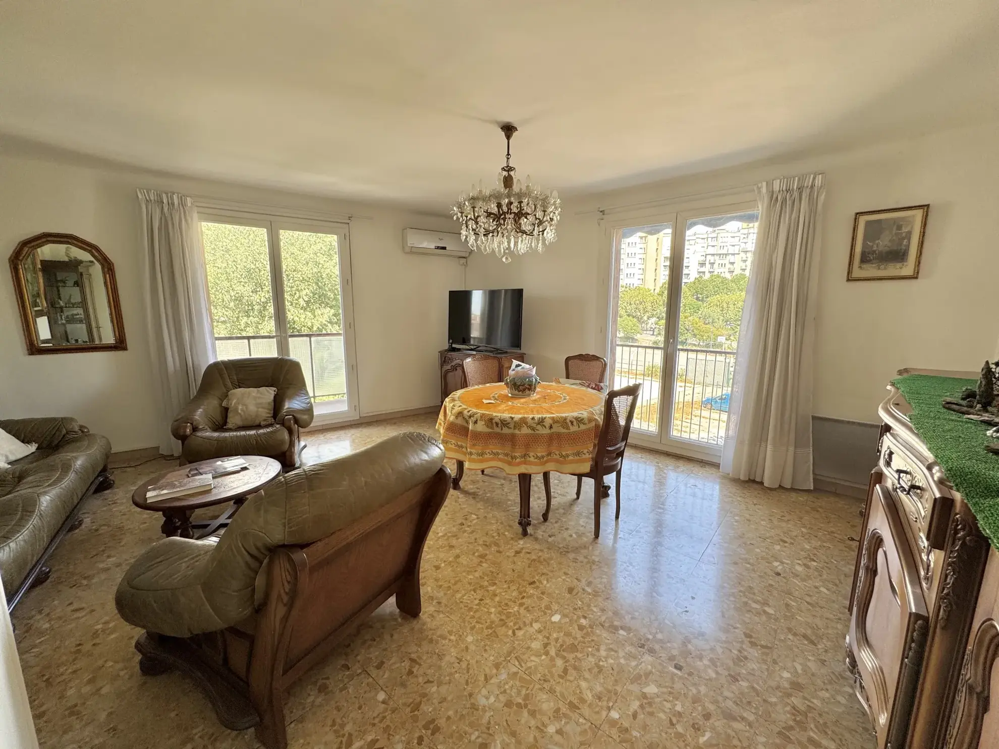 Appartement T3 lumineux avec double exposition et balcon à Marseille 13004