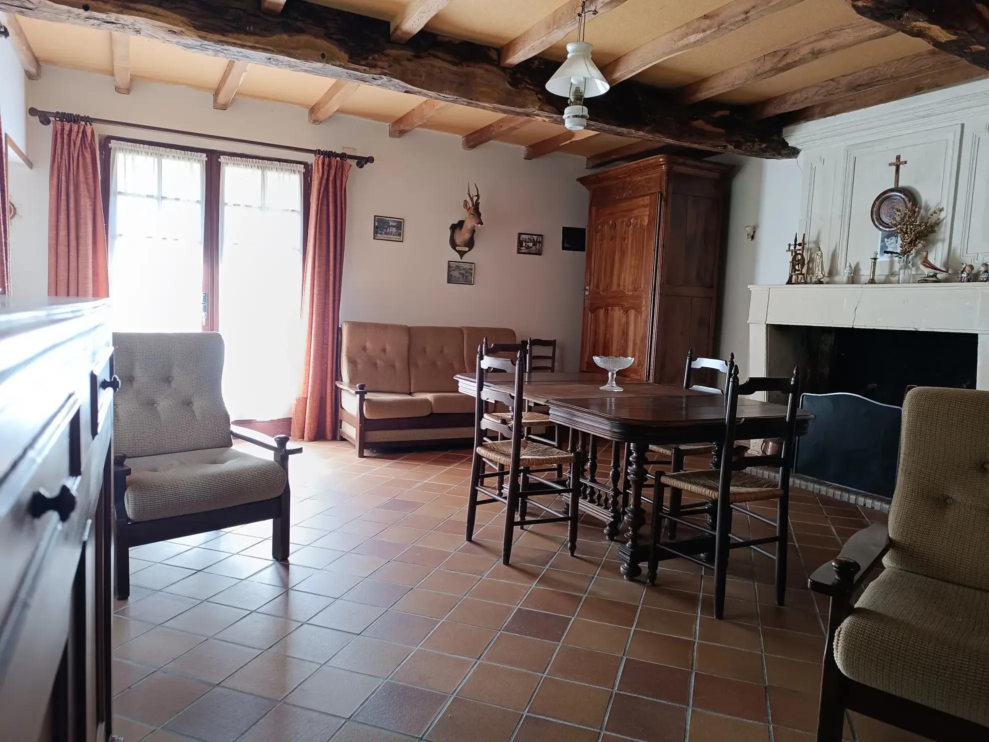 Maison à vendre à Thaims avec grand jardin, garage et terrasse - Idéal première acquisition 