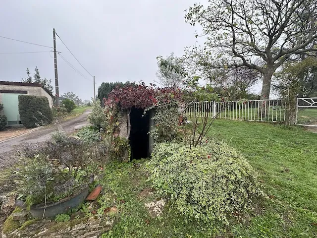 Vente ferme rénovée avec dépendances à Melay (71340) - 4 chambres, terrain de 3000 m² 