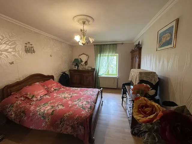 Vente ferme rénovée avec dépendances à Melay (71340) - 4 chambres, terrain de 3000 m² 