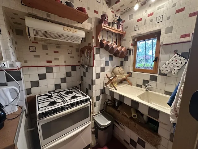 Vente ferme rénovée avec dépendances à Melay (71340) - 4 chambres, terrain de 3000 m² 