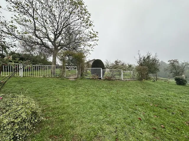 Vente ferme rénovée avec dépendances à Melay (71340) - 4 chambres, terrain de 3000 m² 