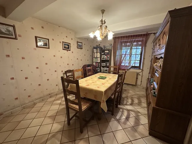 Vente ferme rénovée avec dépendances à Melay (71340) - 4 chambres, terrain de 3000 m² 