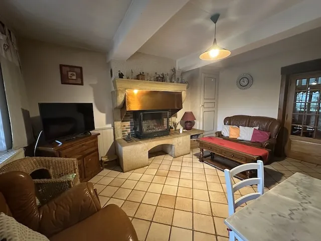 Vente ferme rénovée avec dépendances à Melay (71340) - 4 chambres, terrain de 3000 m² 