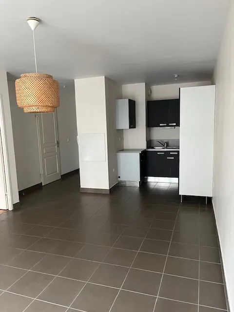 Appartement 2 pièces à Bordeaux – Résidence sécurisée avec parking