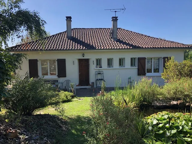 Maison 6 pièces avec terrasse, garage et grand jardin à Villefranche de Rouergue
