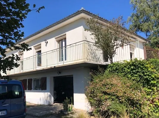 Maison familiale de 145 m2 avec 4 chambres à Villefranche de Rouergue