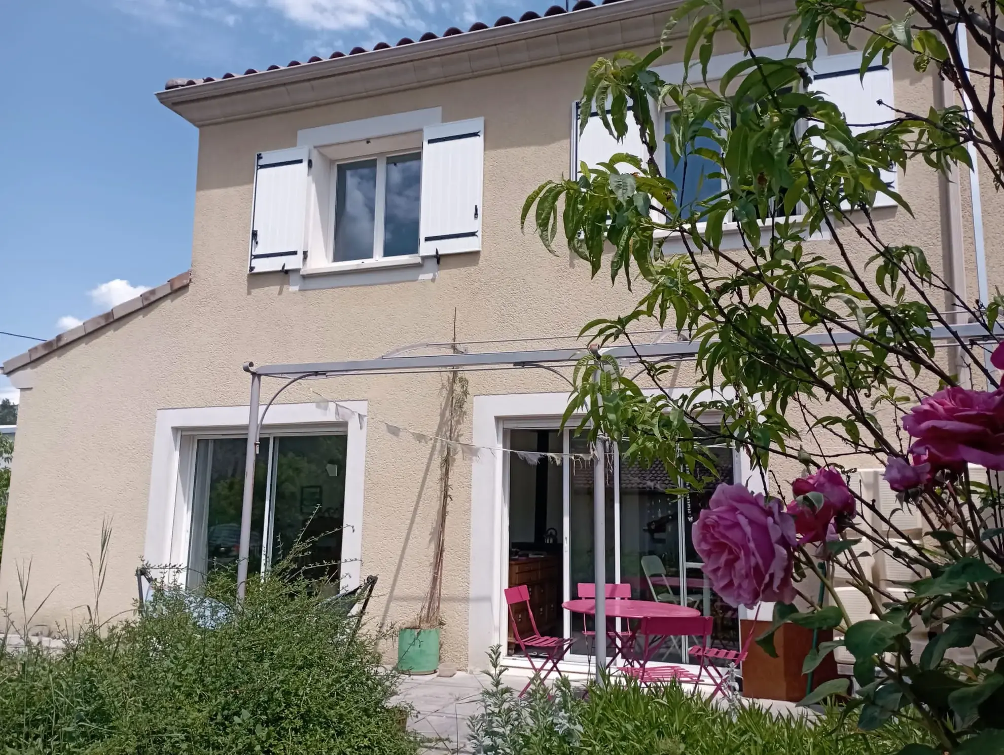 Charmante maison d'architecte avec terrasse et jardin à Solaure en Diois 