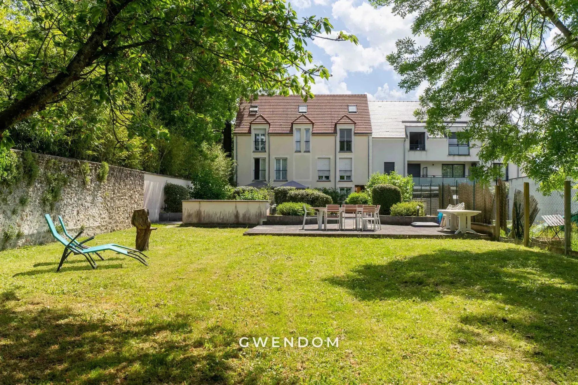 Charmant duplex avec jardin et parking à Torcy - Exclu GWENDO Immobilier