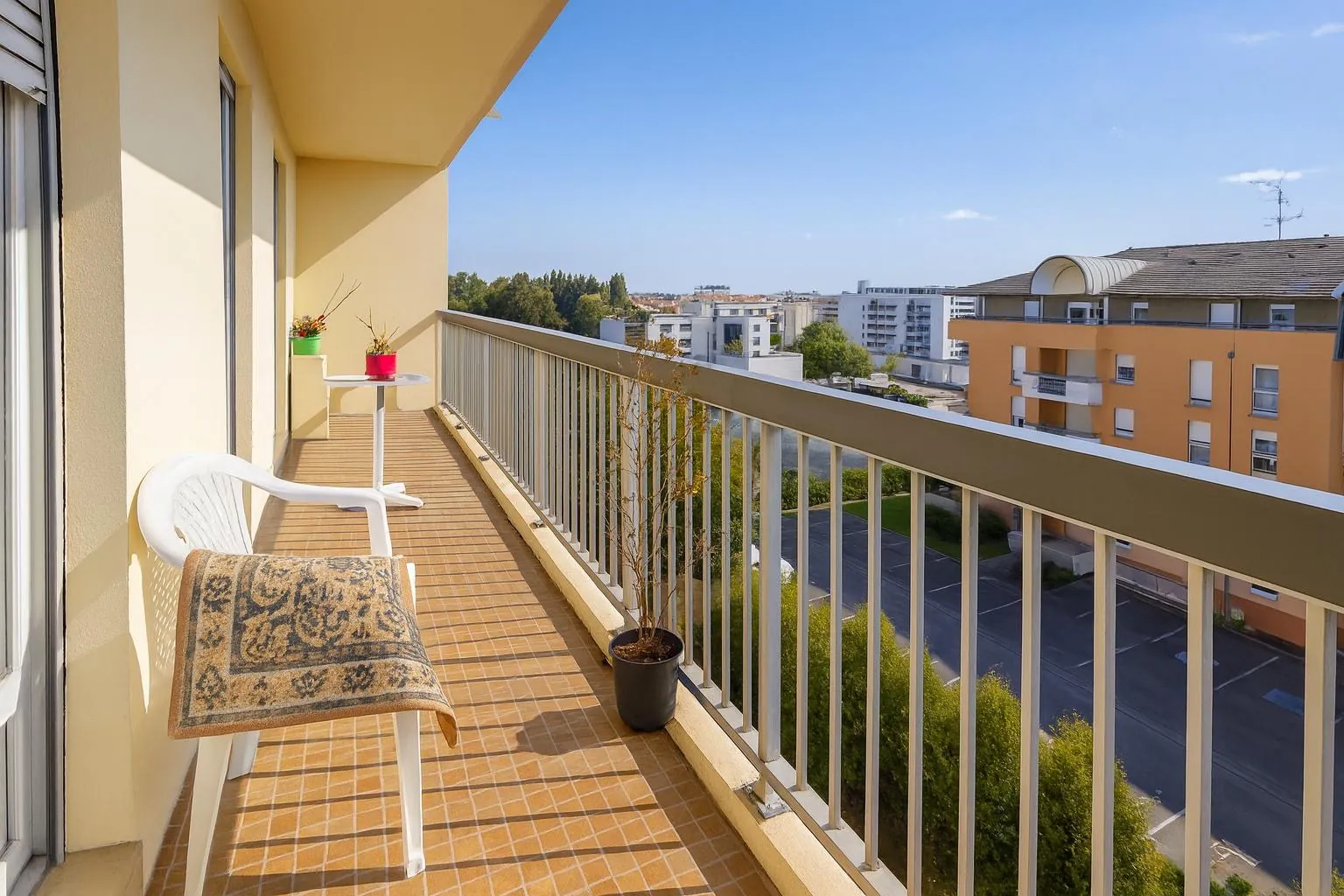 Appartement F2 à Thionville - 45 m², balcon, garage, quartier Briquerie