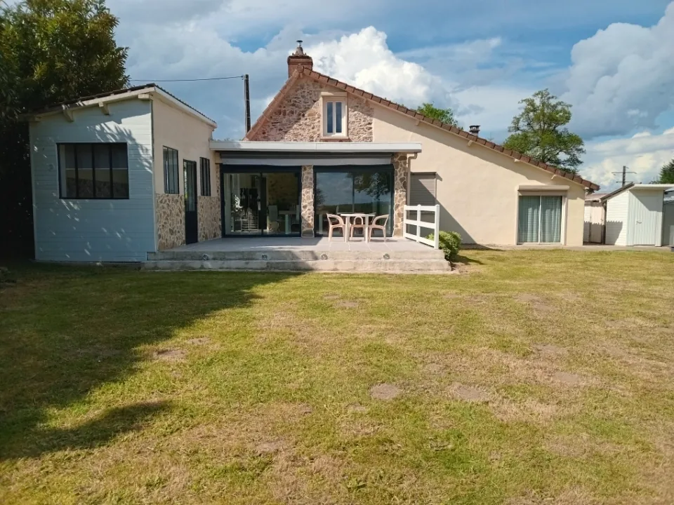 Maison rénovée T4 avec dépendances et grand terrain à Nexon (87)