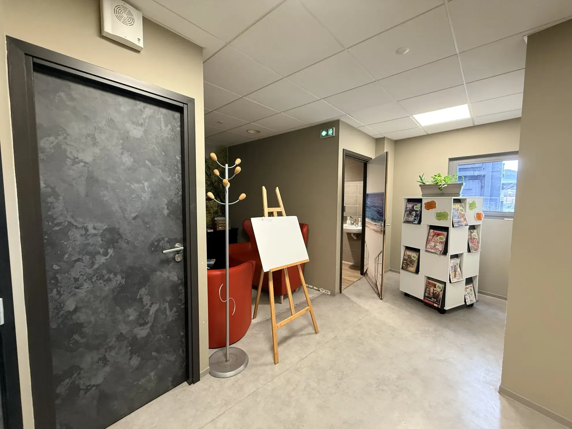 À vendre bureaux de 61m² à Roquebrune-sur-Argens – espace équipé et accessible