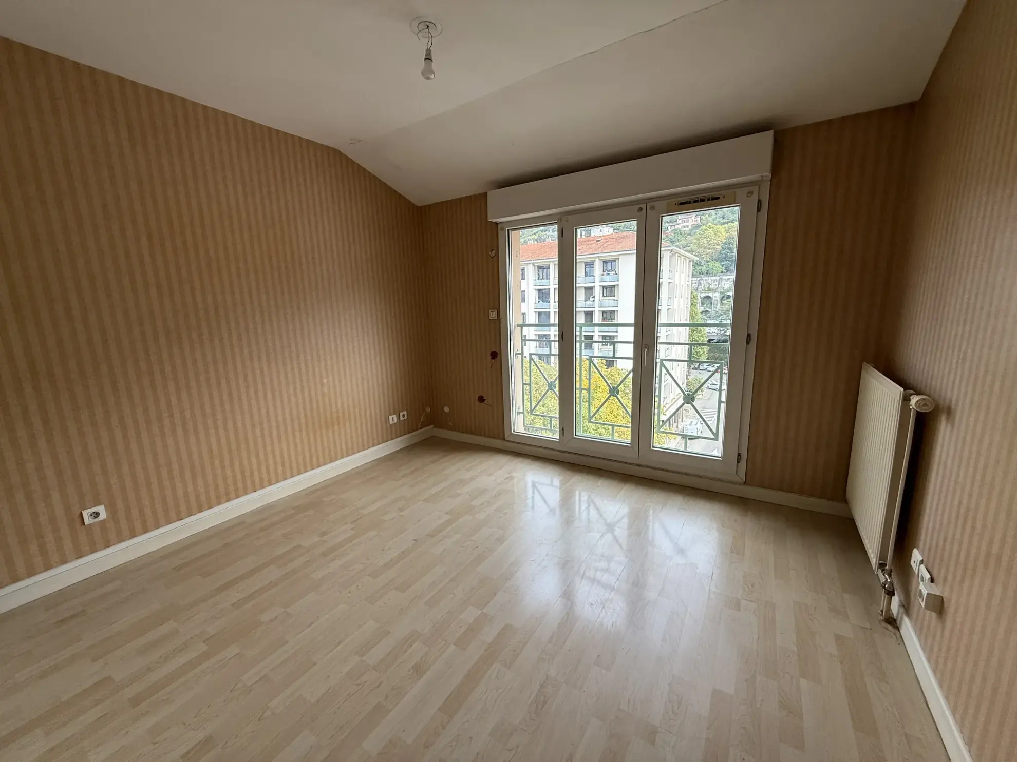 Appartement 3 pièces avec terrasse, garage à Vienne – Quartier Sous-Préfecture 