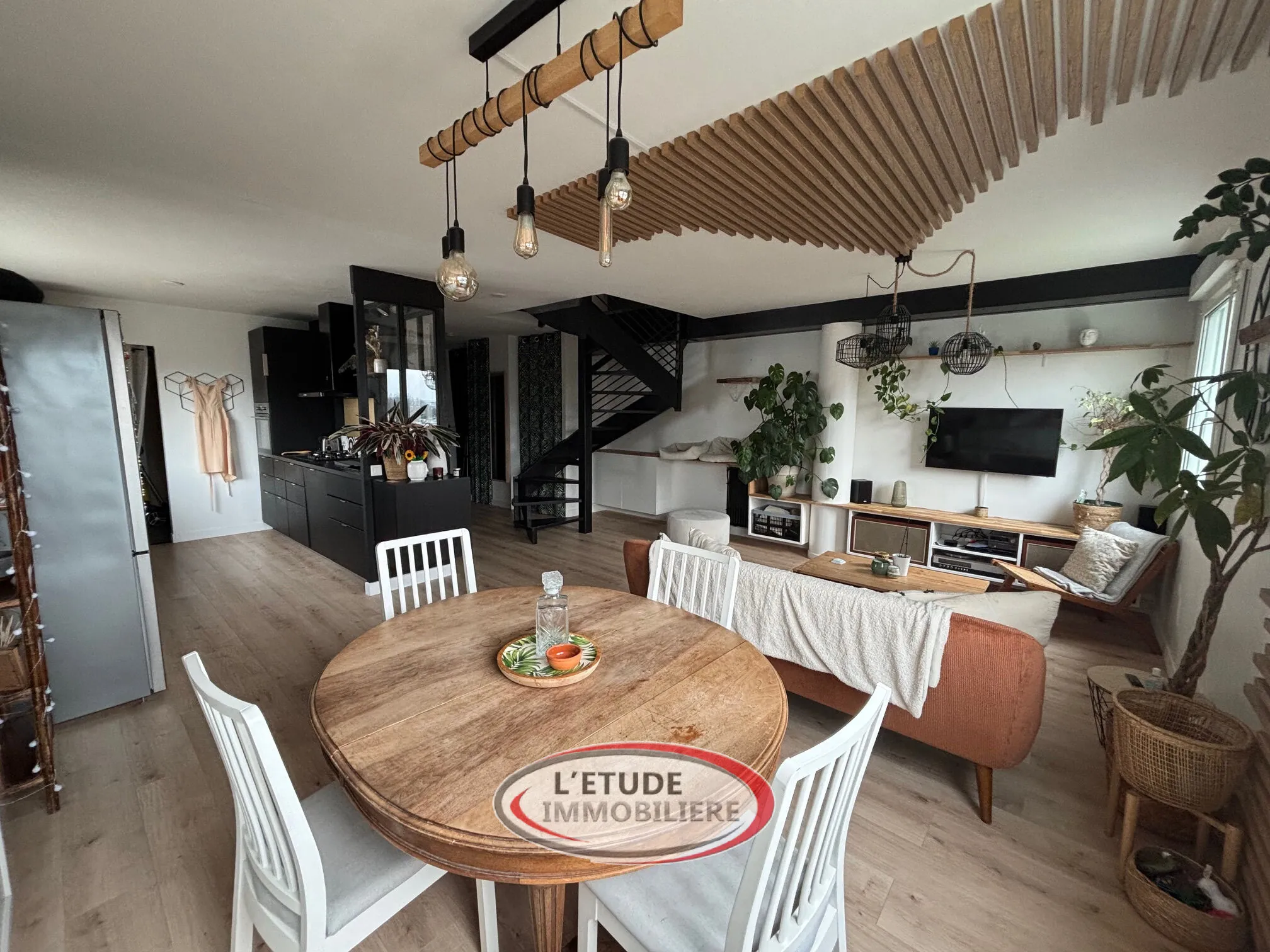 Appartement rénové 3 chambres à Nantes Beaujoire, dernier étage avec box