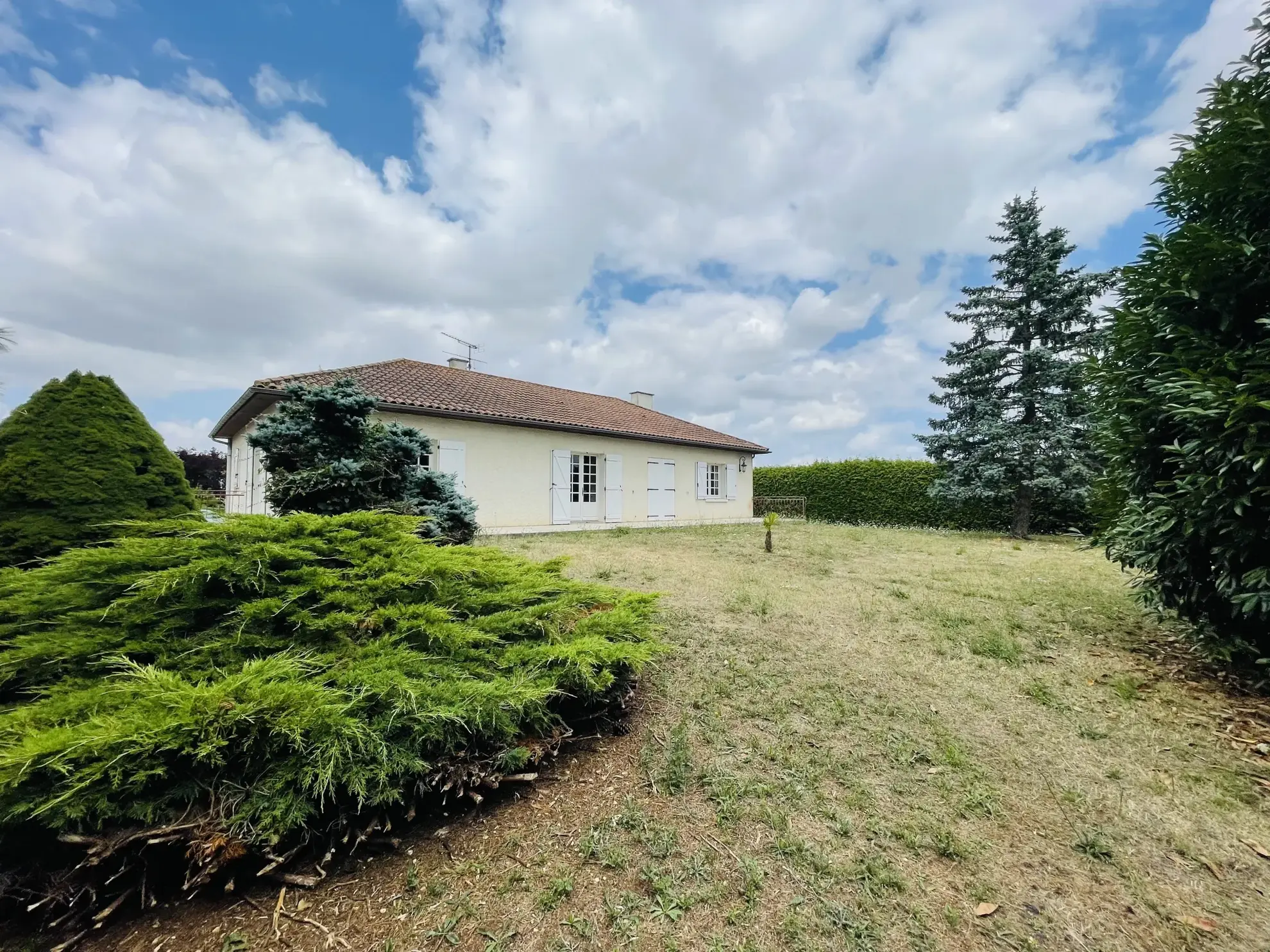 Charmante maison de 165 m² avec jardin clos à Cisse, proche Poitiers