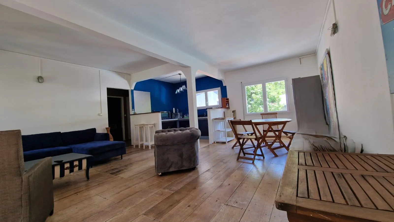 Appartement T4 à Case-Pilote avec terrasse et piscine, à 30m de la plage 