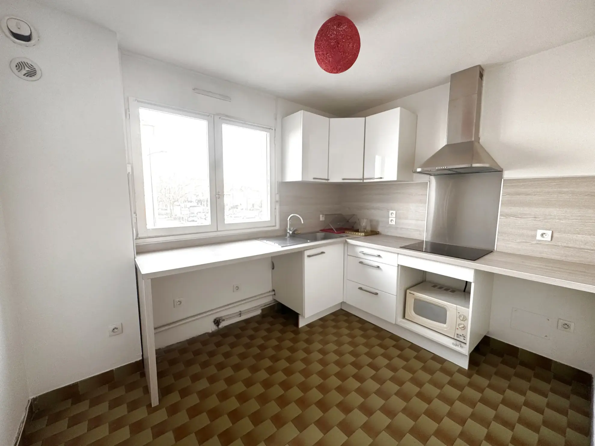 À vendre à La Seyne-sur-Mer : Appartement T3 de 76 m² avec balcon dans le centre-ville