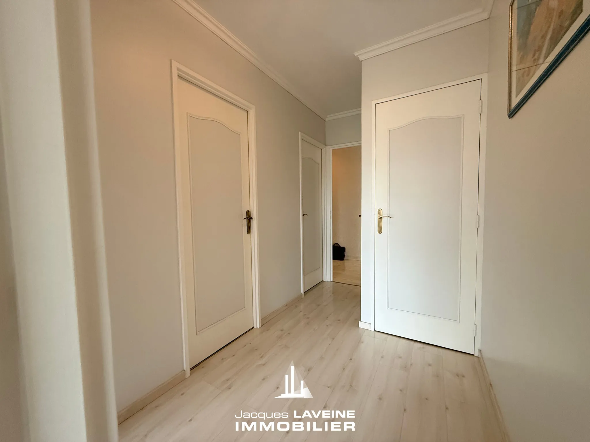 Appartement 4 pièces à Metz-Vallières avec vue imprenable, parking inclus 