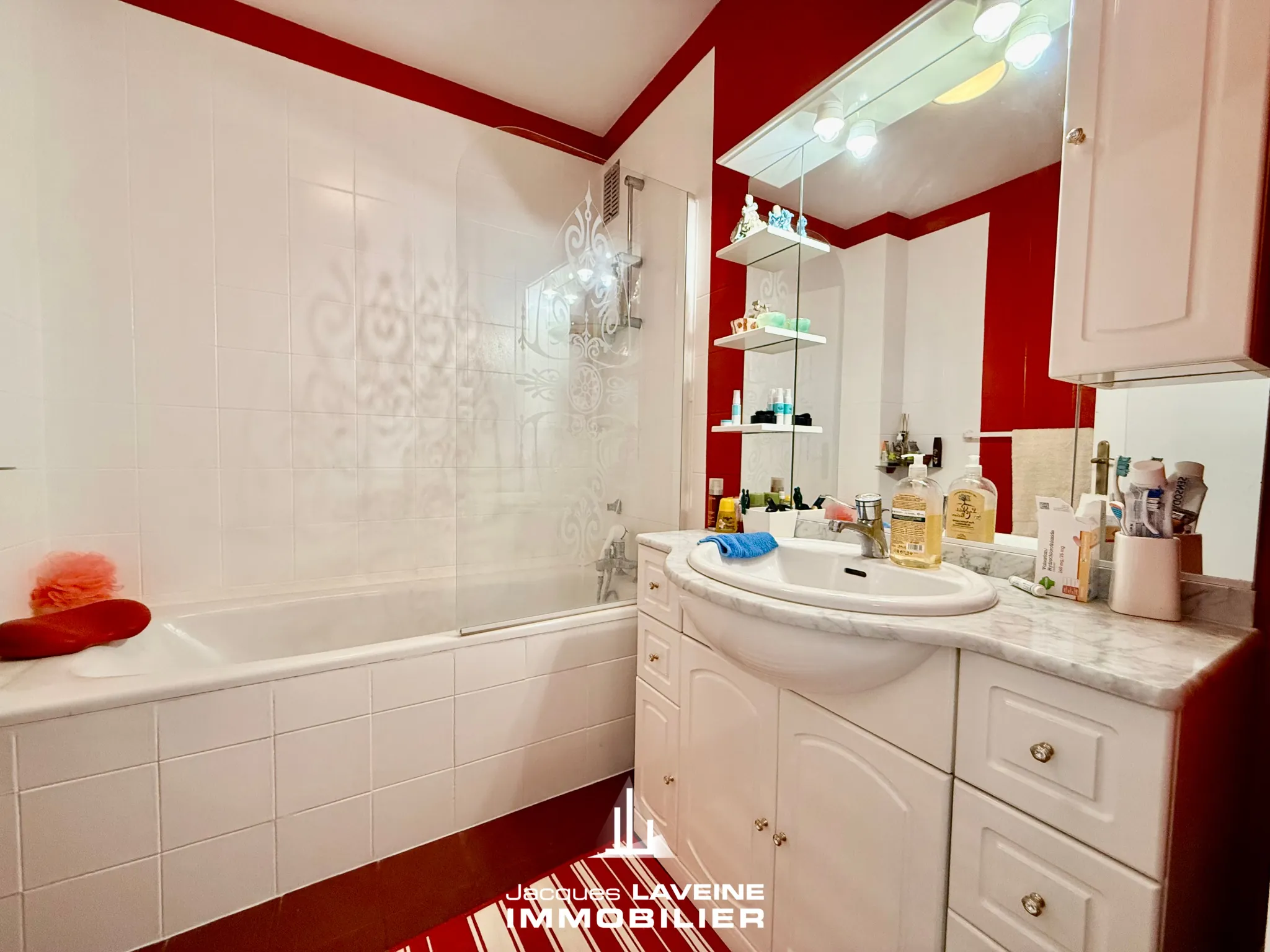 Appartement 4 pièces à Metz-Vallières avec vue imprenable, parking inclus 