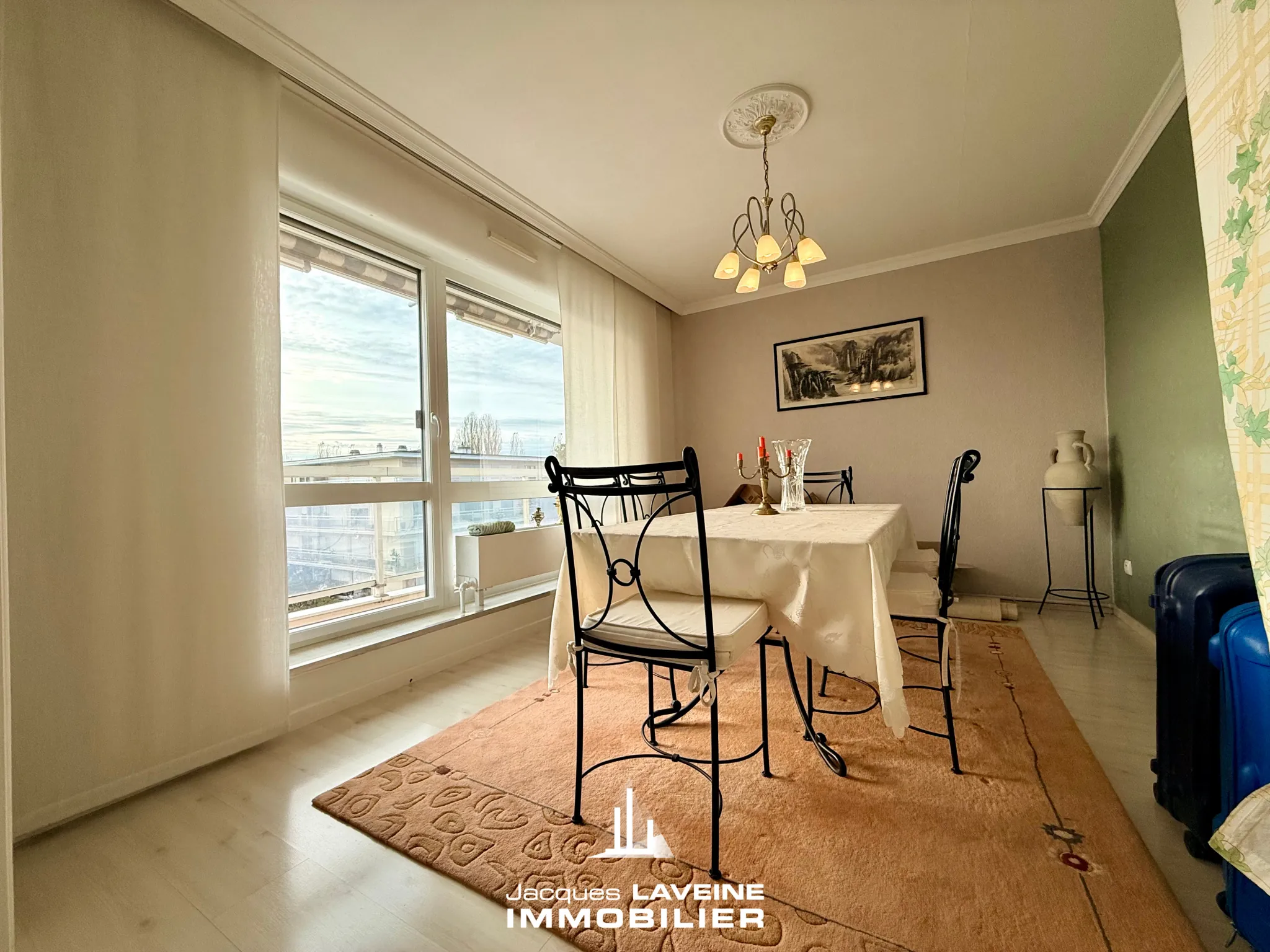 Appartement 4 pièces à Metz-Vallières avec vue imprenable, parking inclus 