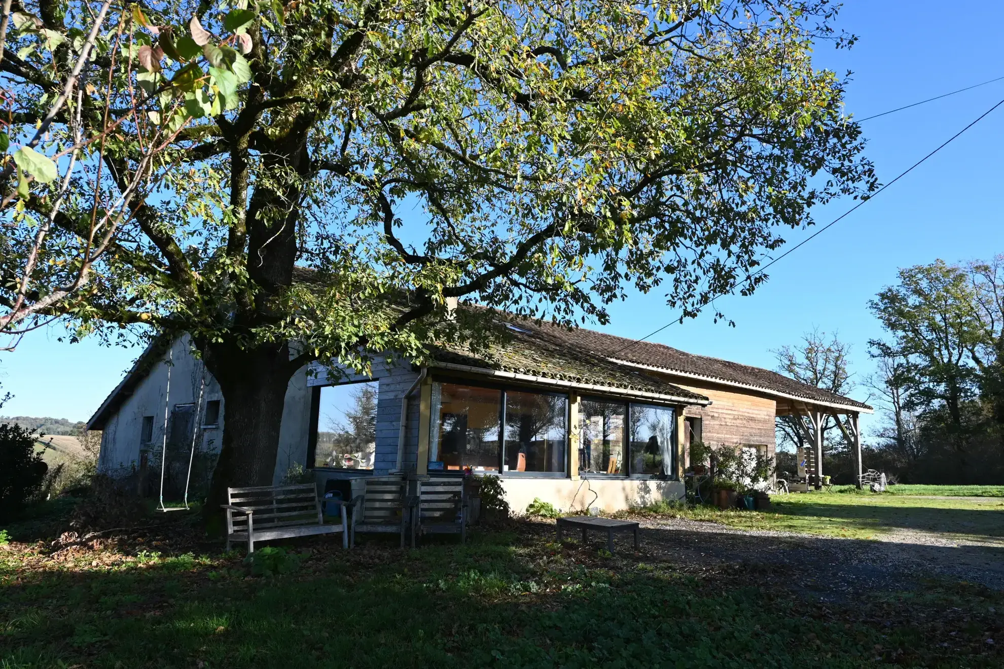 Maison de campagne avec dépendances et terrain de 2,6 ha à Cuzorn