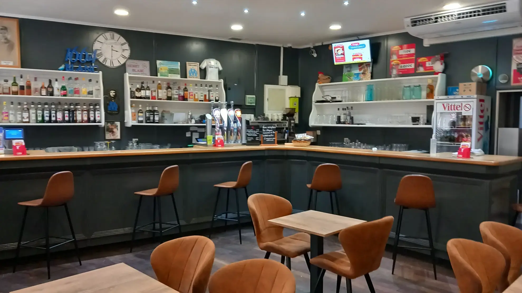 Fonds de commerce restaurant-brasserie avec appartement à Lamalou-les-Bains 