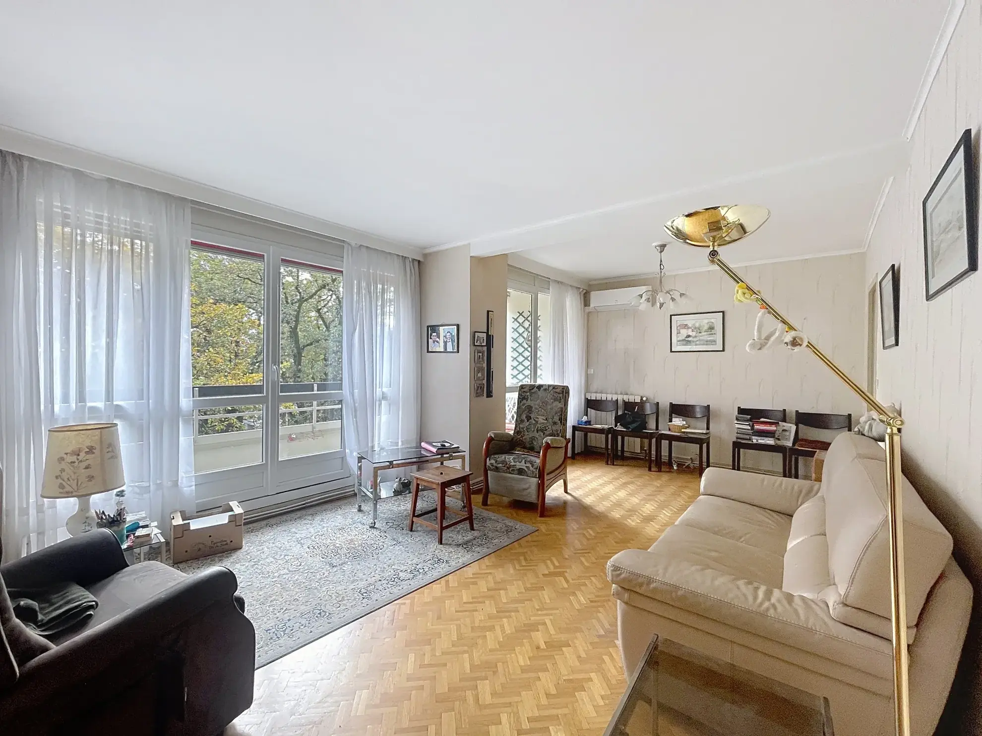 Appartement T3 à vendre à Saint-Genis-Laval avec Balcons, Garage et Cave