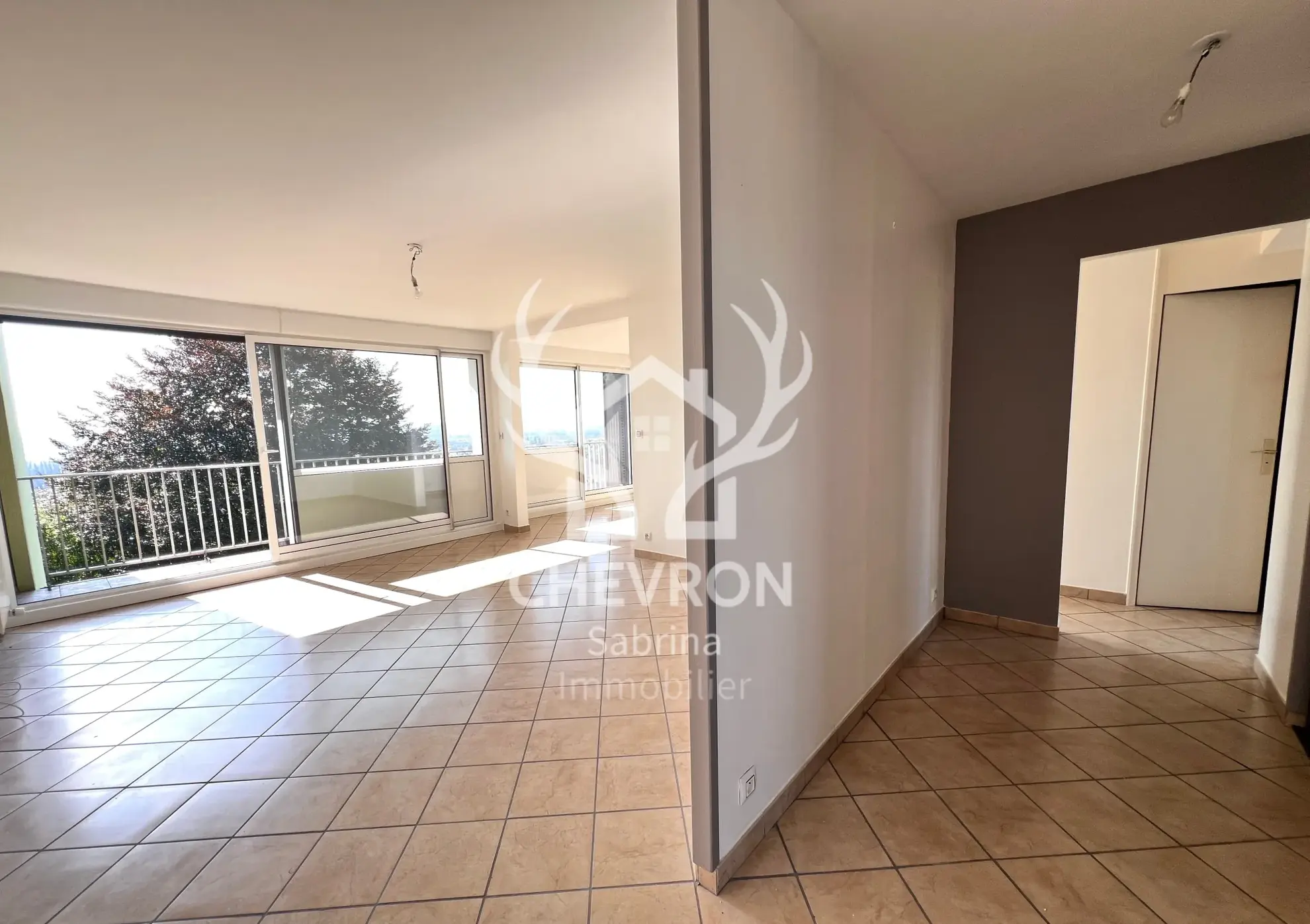 Appartement de 82,79 m² avec balcon, parking et cave à Charleville-Mézières