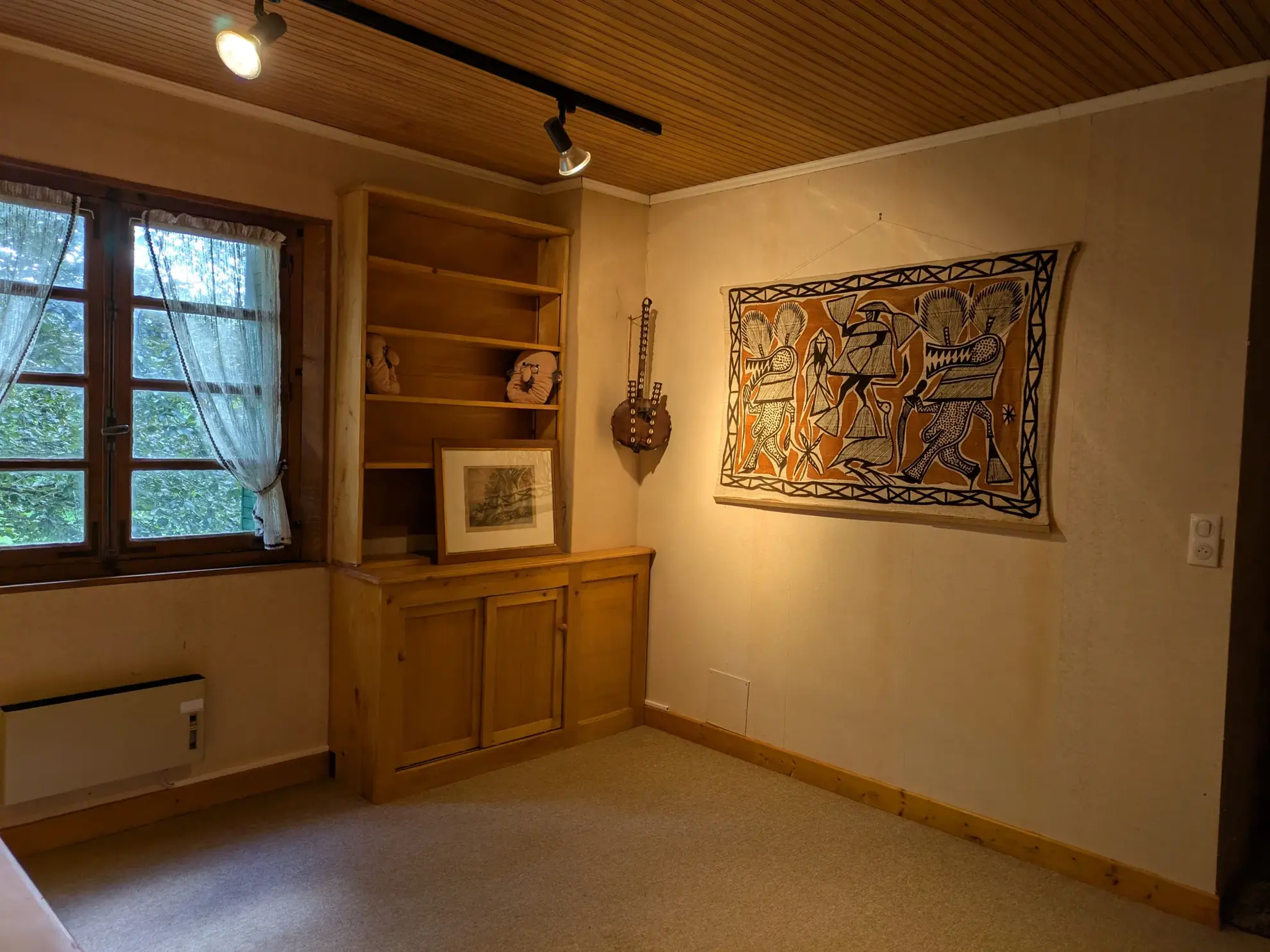 Belle maison familiale à Montmorot avec terrain et dépendances 