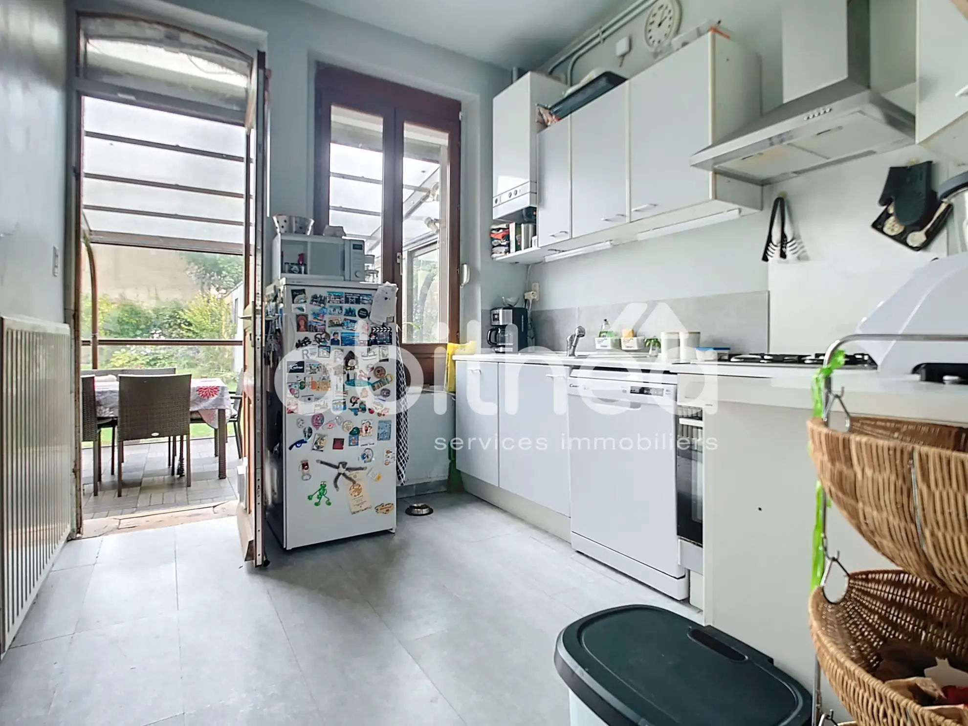 Charmante maison de ville avec garage et terrain à Troyes 