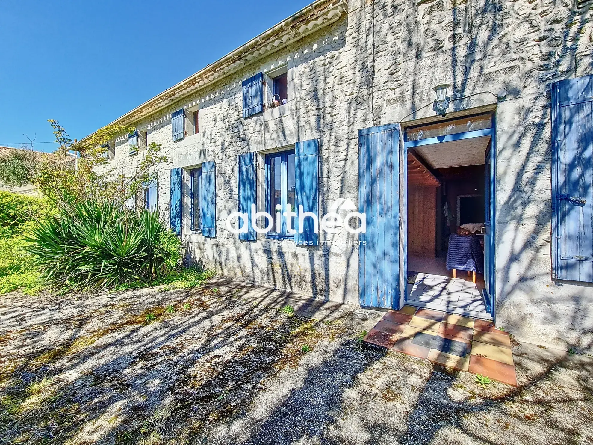 Maison à rénover de 212 m² avec grand terrain en Charente-Maritime