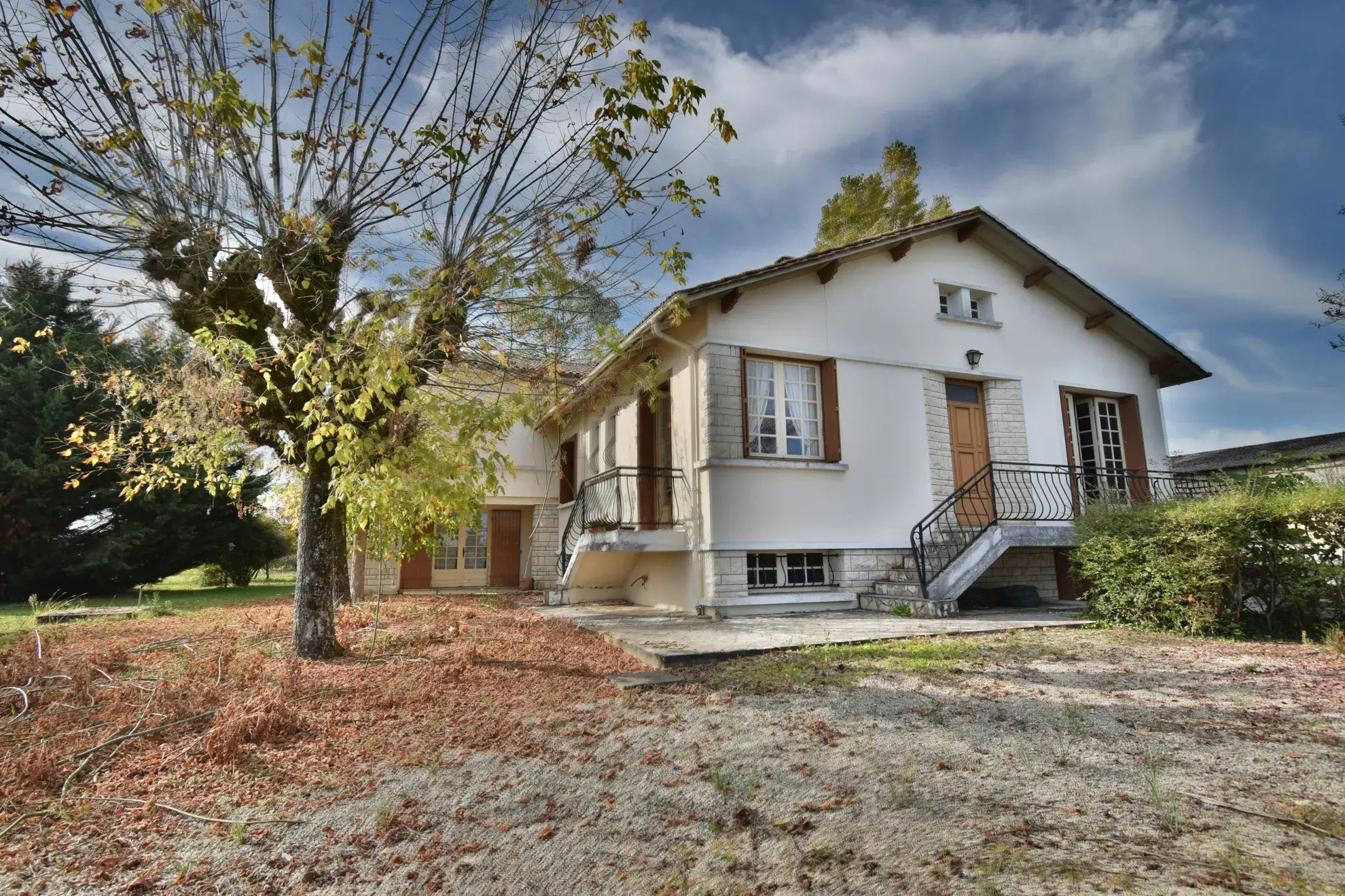 Maison de village de 176 m² avec terrain de 2000 m² à proximité de Bergerac