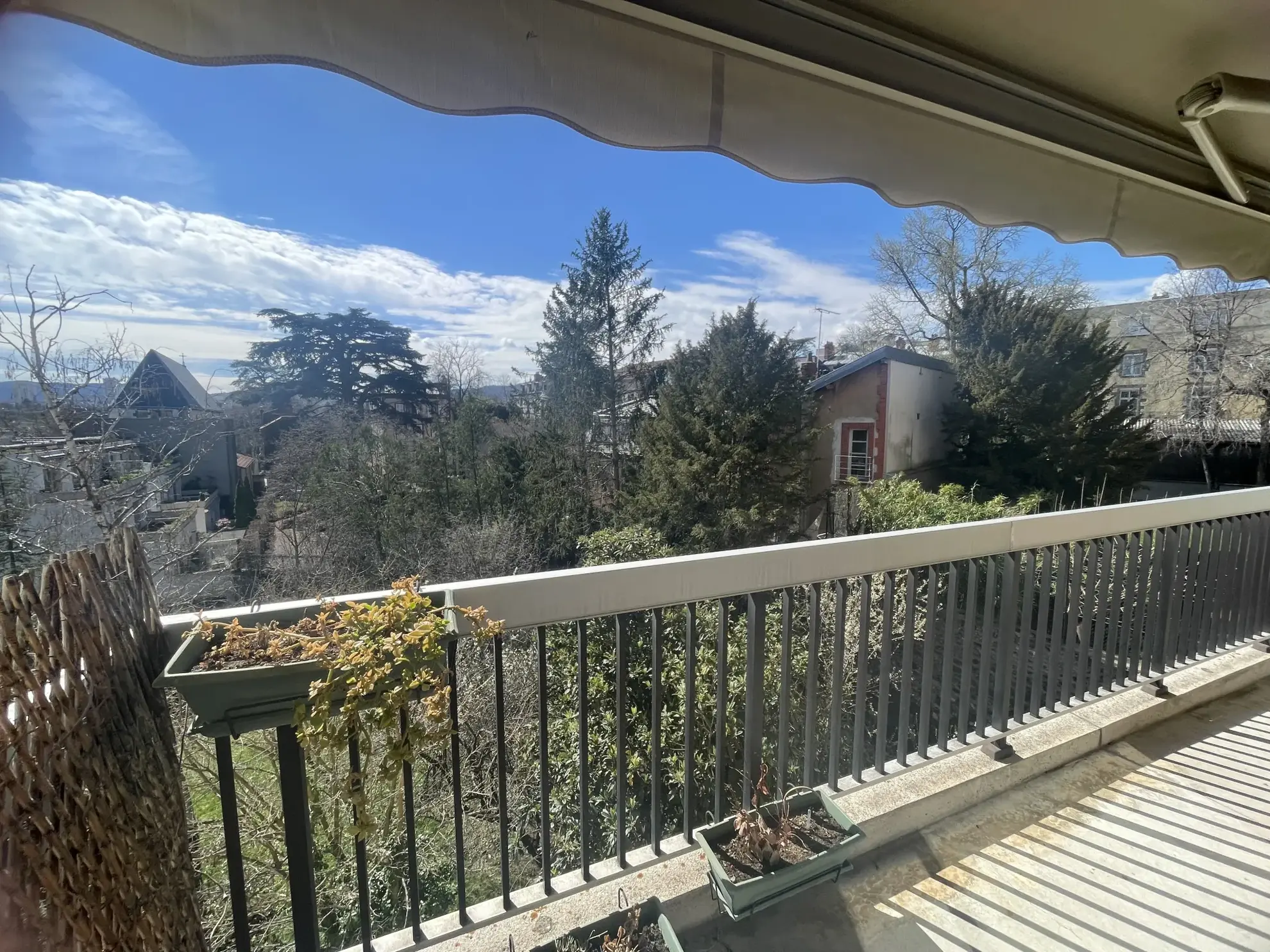 Appartement T3 avec balcon, cave et parking à Clermont-Ferrand