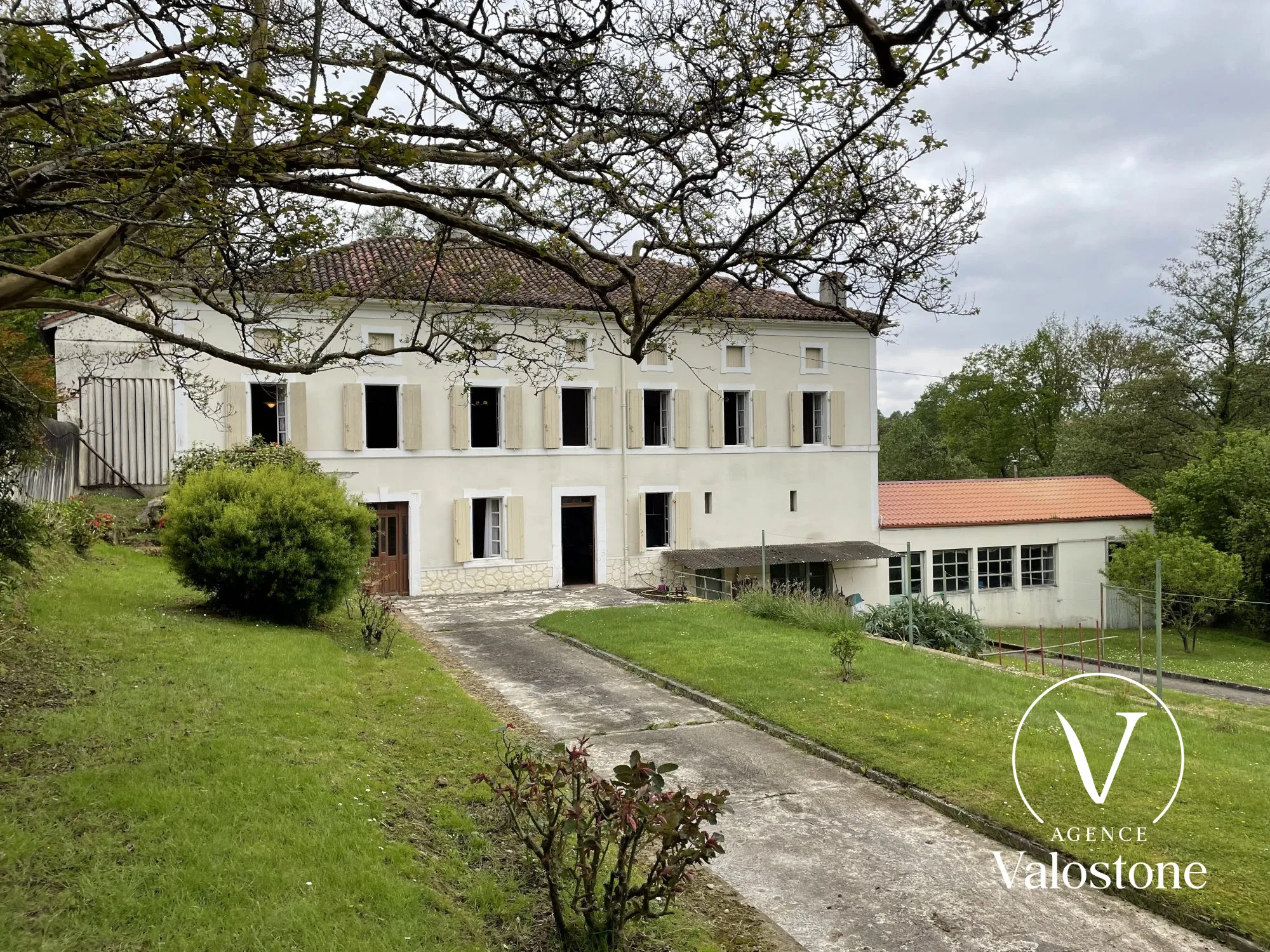 Superbe maison de maître de 570 m² avec grand terrain à Samadet 