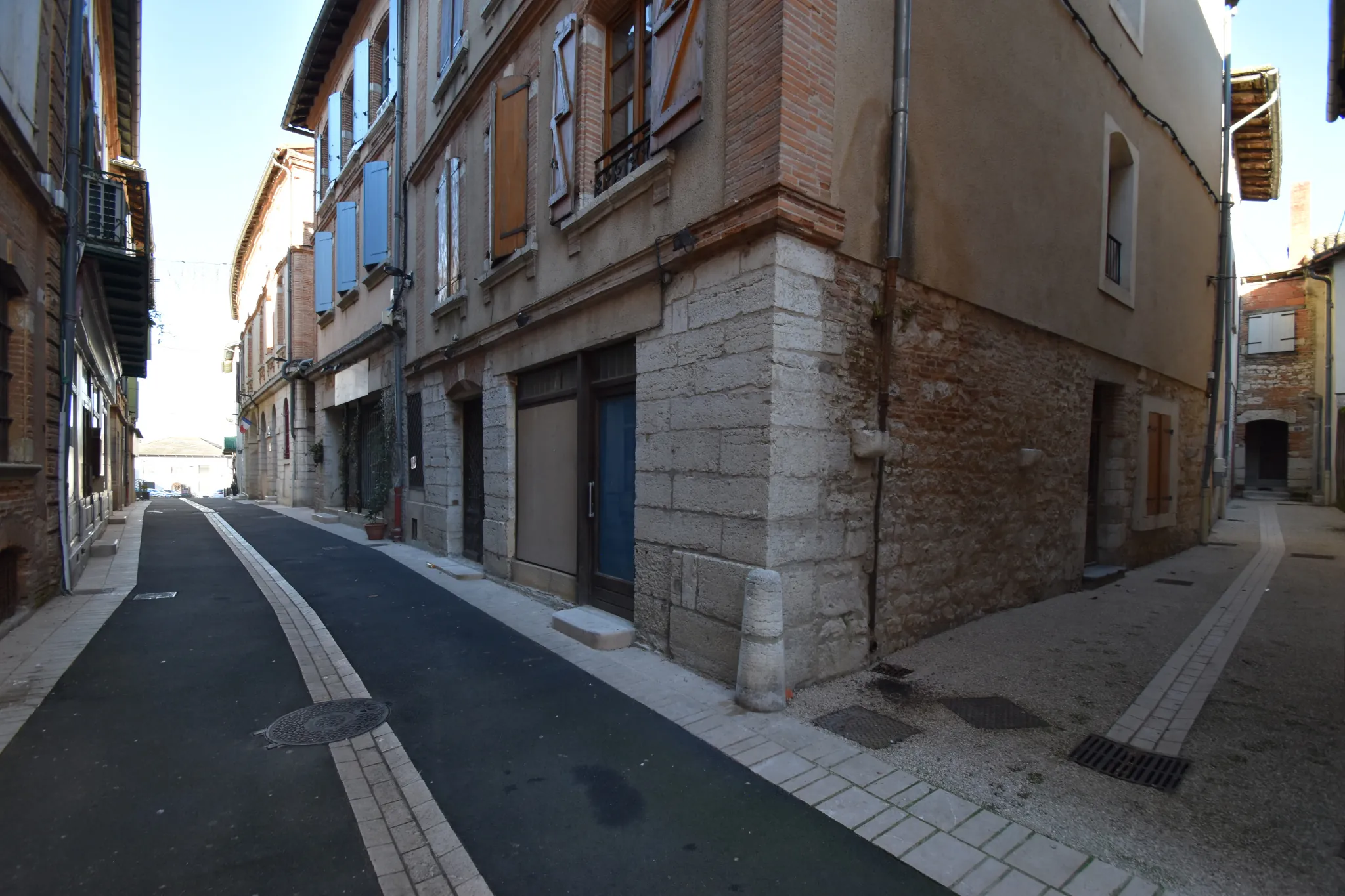 Murs commerciaux ou d'habitation à Caussade, rue de la République - Surface de 40,42 m²