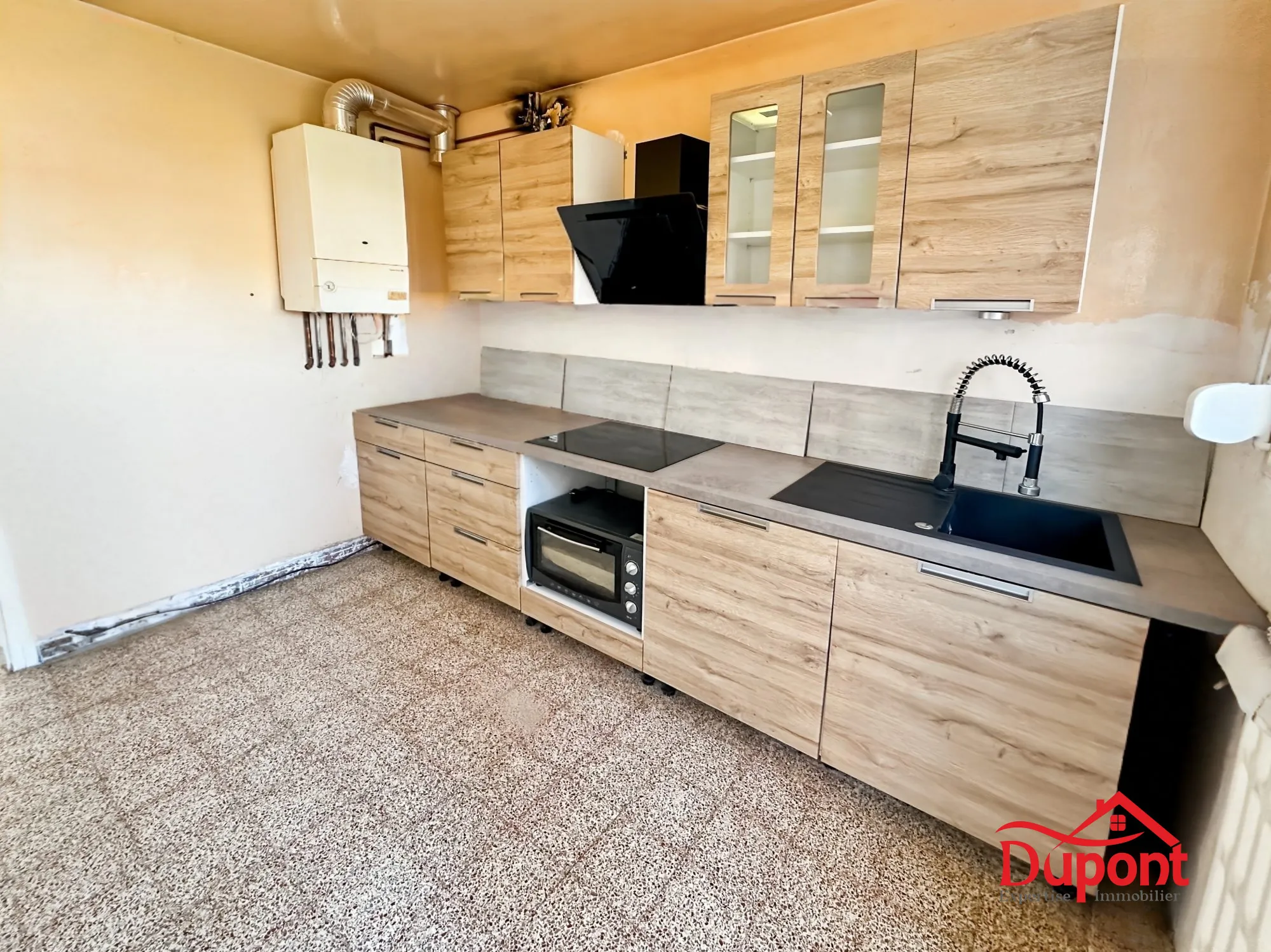 Maison semi-individuelle avec jardin à Maubeuge, proche commodités 