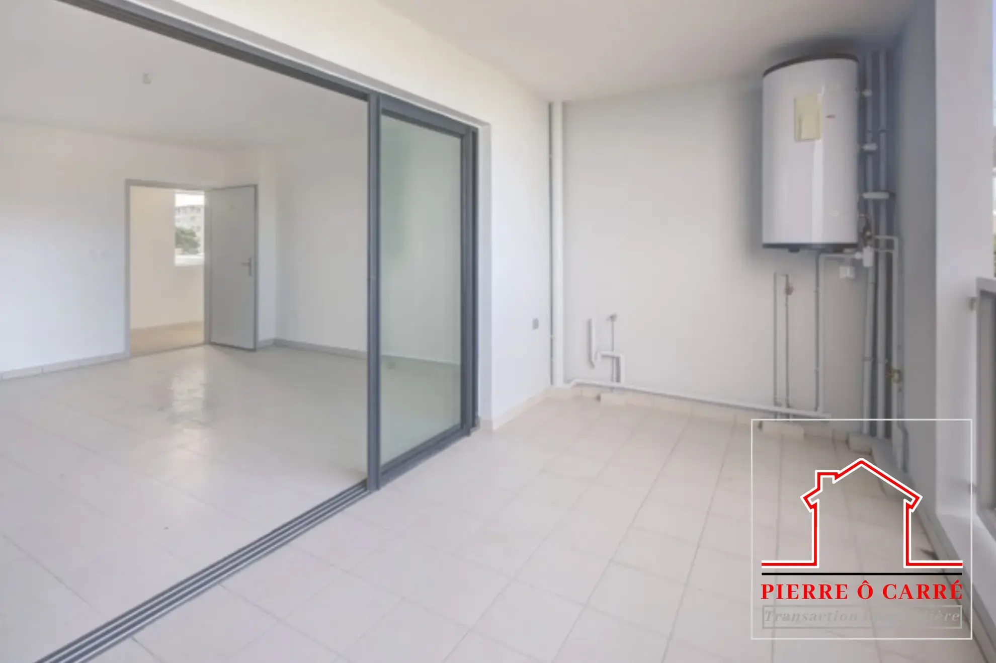 Appartement 3 pièces lumineux avec vue mer à Saint-Denis, Réunion 