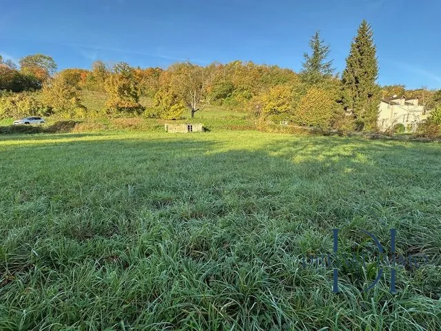 Terrain de 1005 m2 Terrain constructible de 1005 m² à Bray-et-Lû, environnement calme et proche des commodités