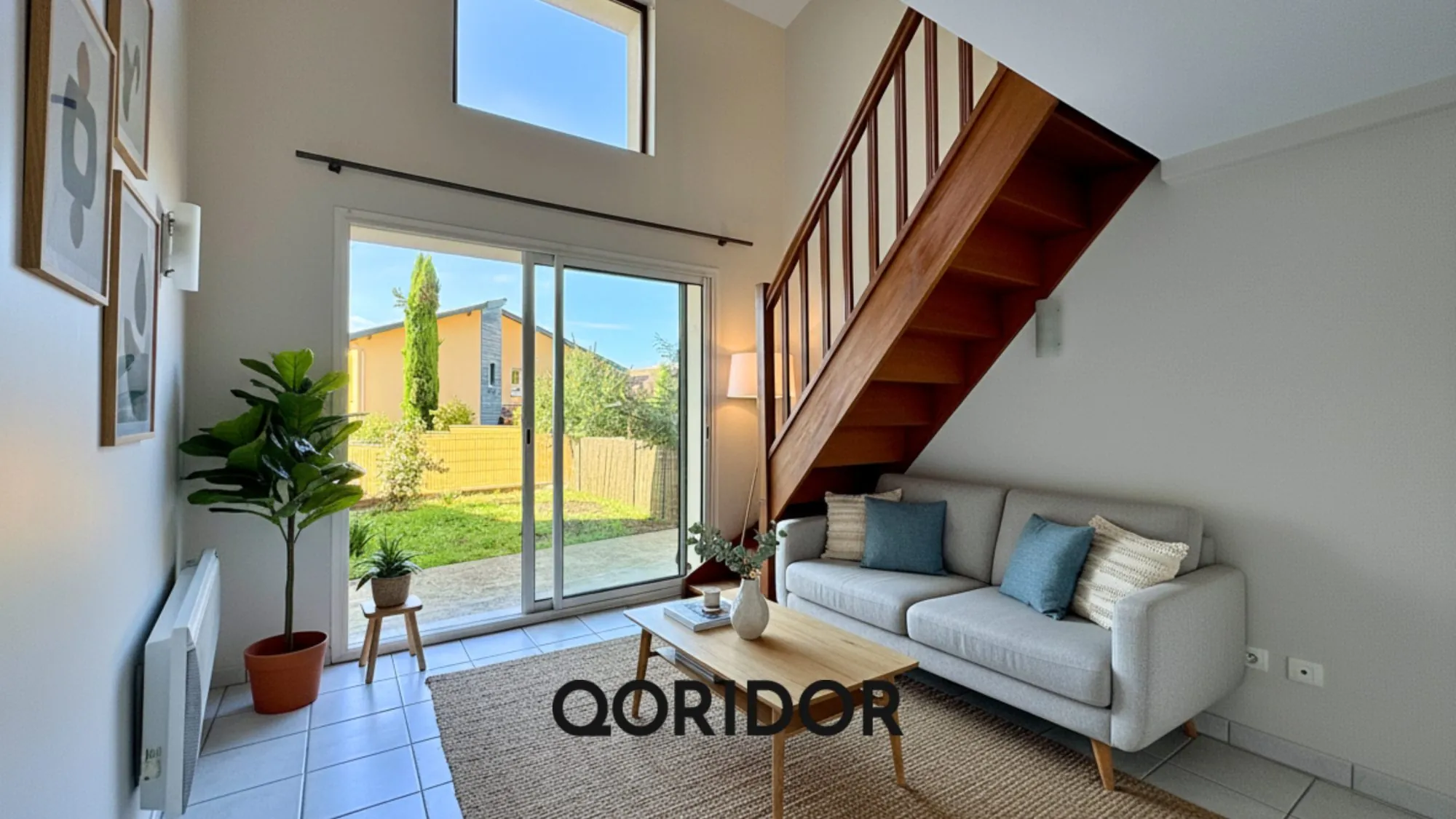 Appartement duplex rénové avec jardin à Saint Genis les Ollières - Centre-ville calme 