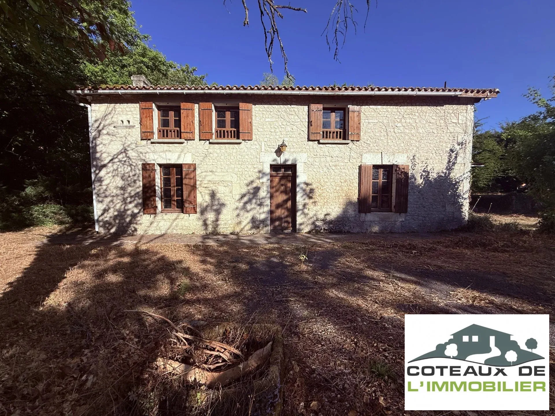 Maison en pierre de 157 m² avec terrain de 1,5 ha à Pérignac