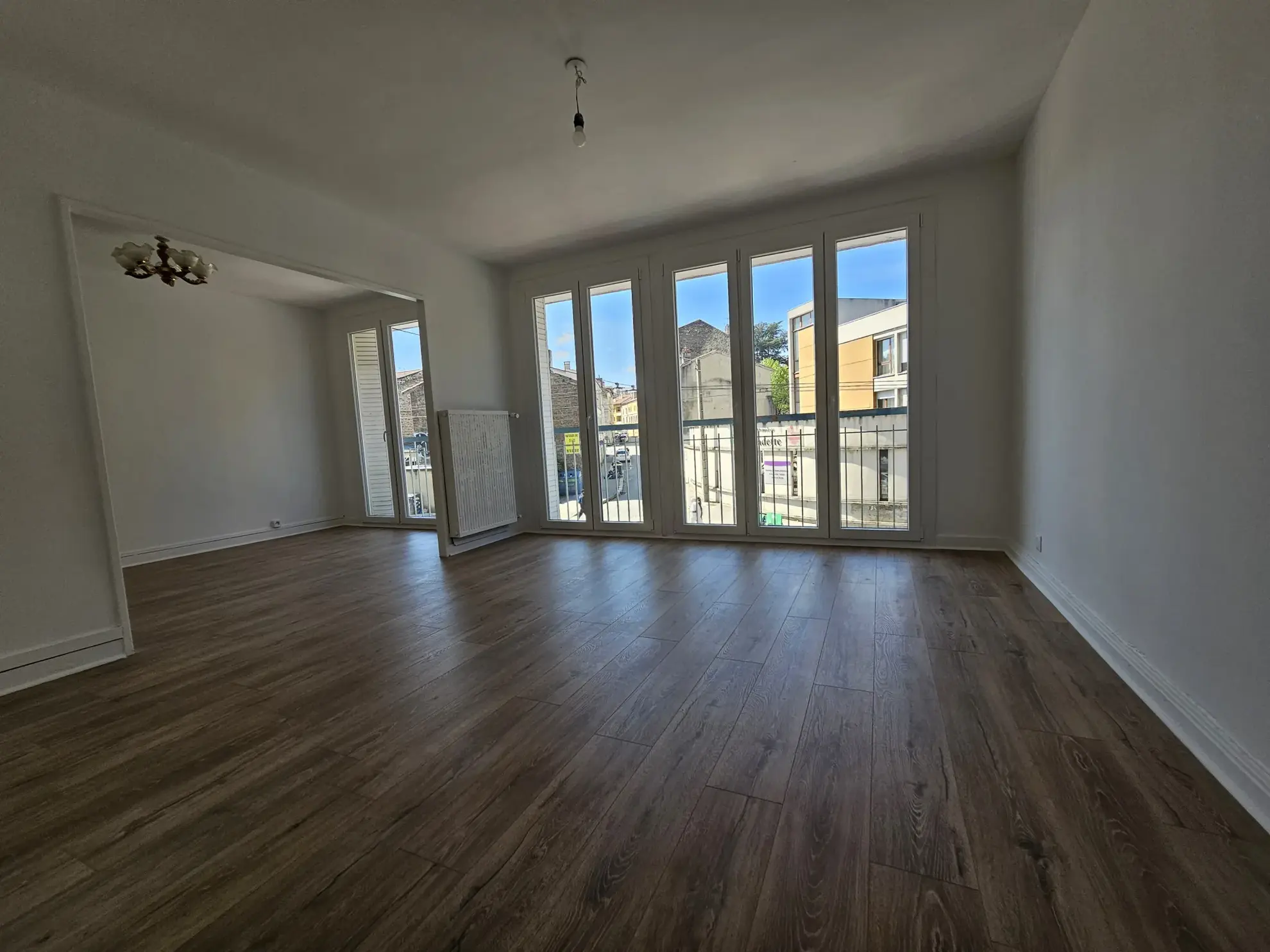 Appartement 4 pièces rénové de 70 m² à Saint-Étienne avec balcon