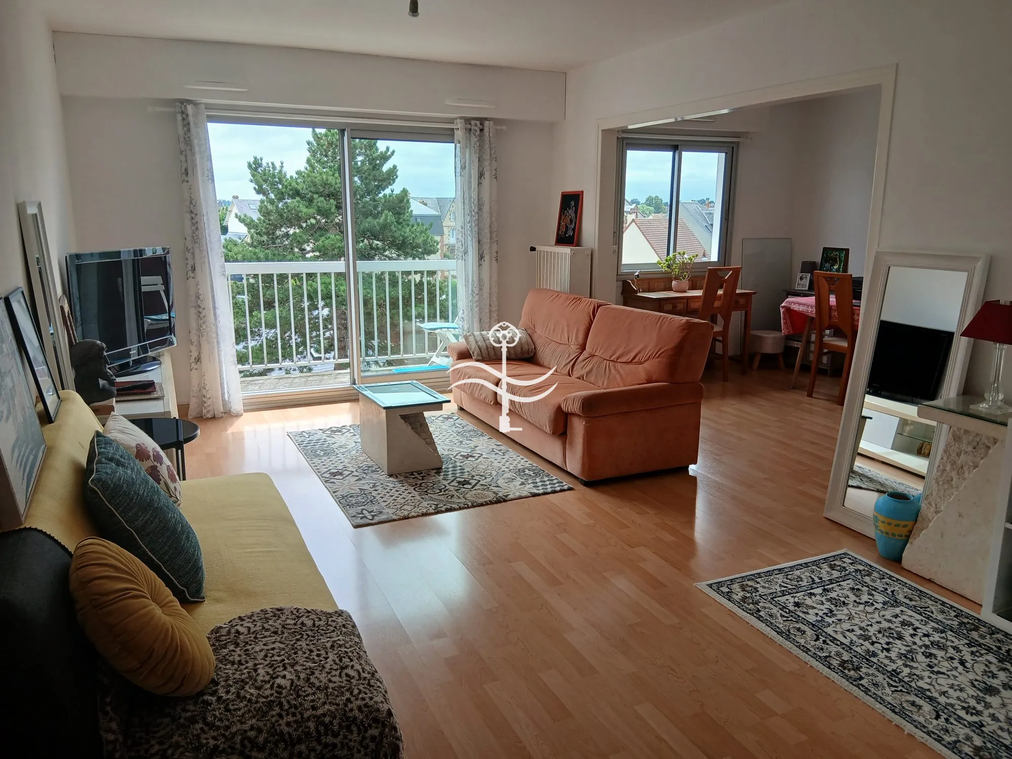 Appartement lumineux avec double balcon à Ouistreham — Vue Sud, 2 Chambres 