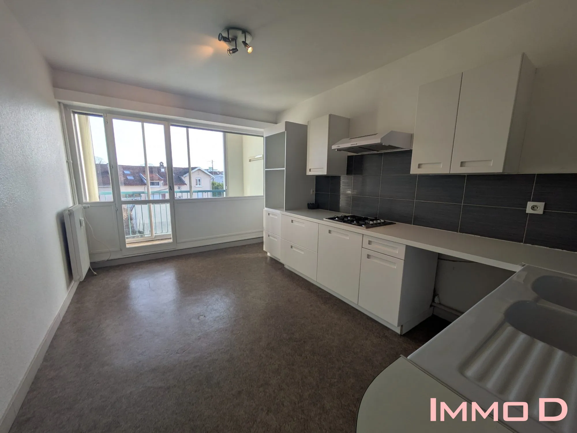 Appartement 2 chambres avec garage et cave à Thaon-les-Vosges 