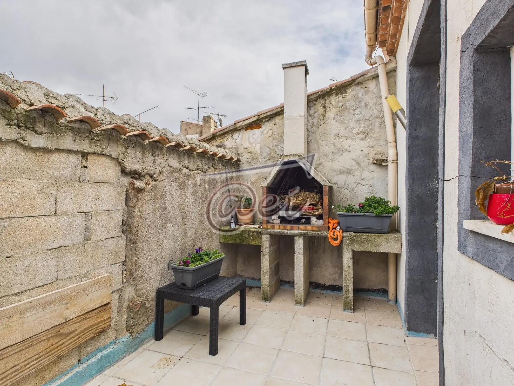 Maison de village à Rians avec deux appartements à vendre, proche commodités 