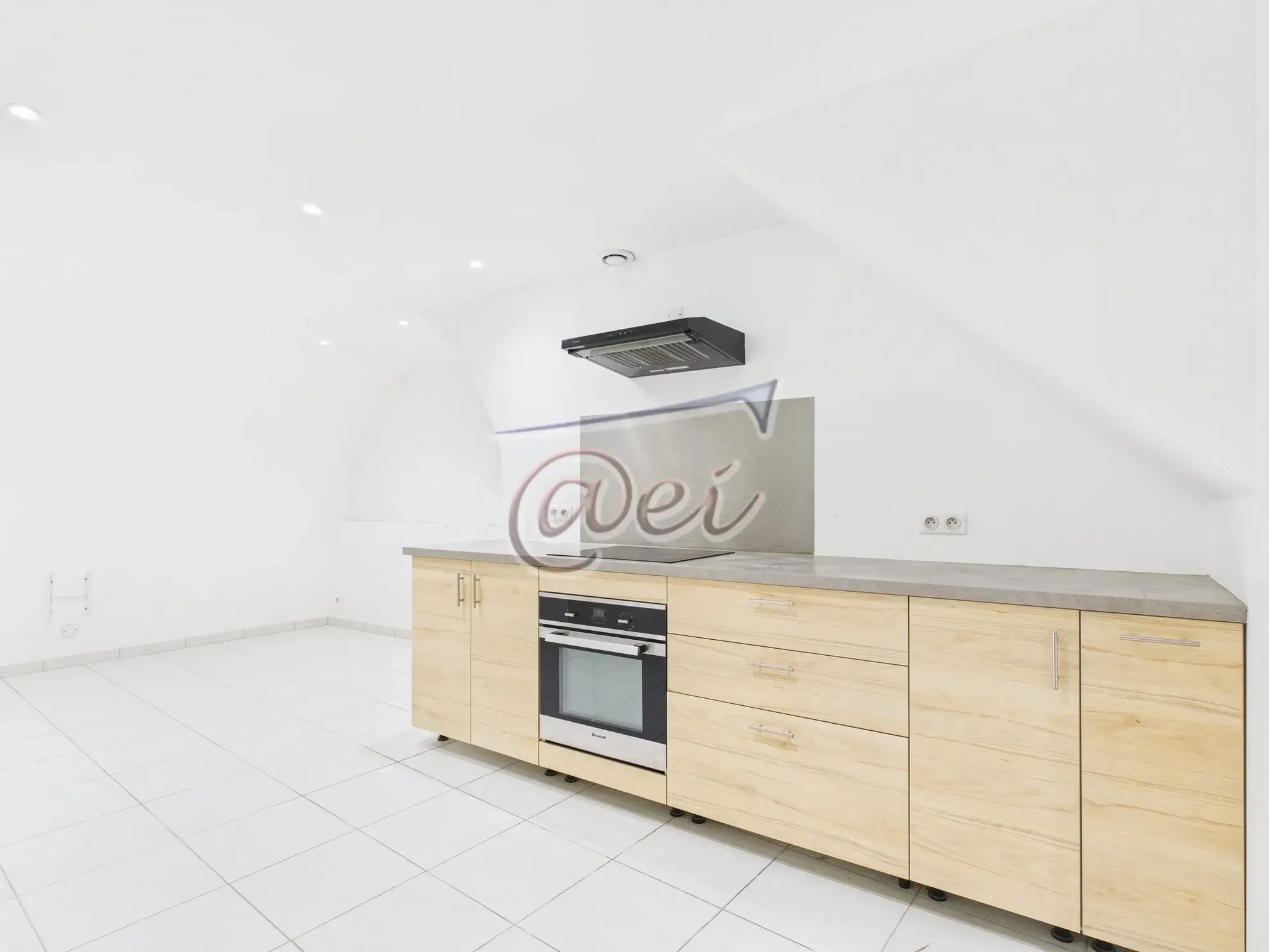 Maison de village à Rians avec deux appartements à vendre, proche commodités